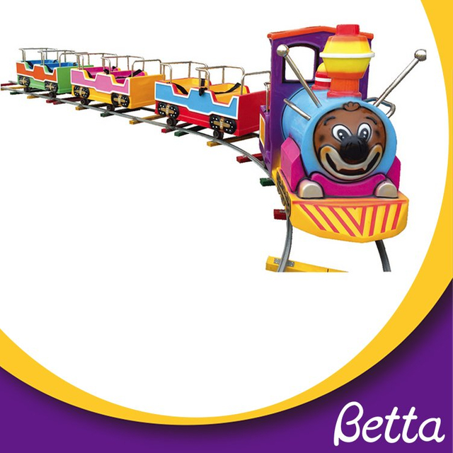 بيع قطار الأطفال في ملعب Bettaplay