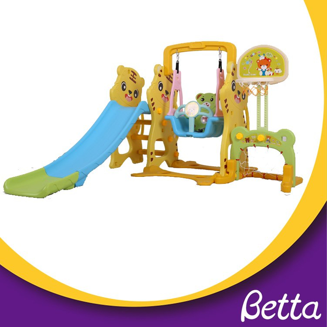 BetTaplay Plastic Slide y Swing Playground