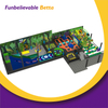 Equipo de parque de trampolines para patio interior con tem&aacute;tica forestal de Bettaplay de 655 m2: duradero y divertido