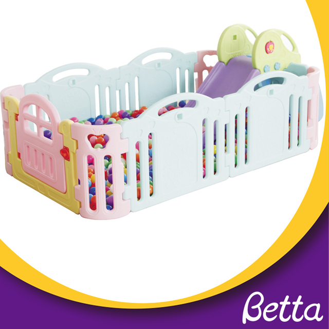 سياج لعب الأطفال البلاستيكي الأفضل مبيعًا والمرح في ساحة لعب الأطفال