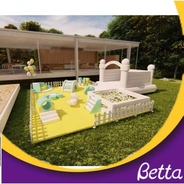 Bettaplay Venta caliente Tema de primavera Equipo de juego suave Juego de juegos interior barato