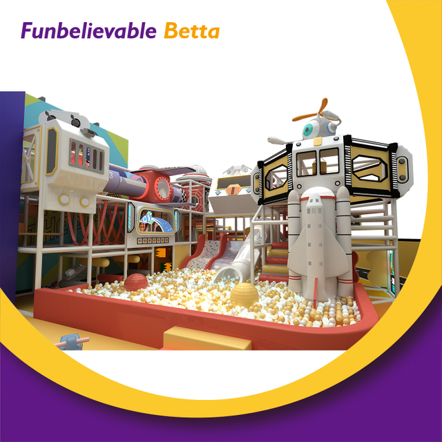 Bettaplay 490m² معدات اللياقة البدنية الرياضية المريحة والملونة والتسلق ومعدات حمام السباحة مع شرائح مناسبة لجميع الأعمار