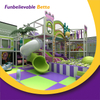 Equipo de juegos interior personalizado Bettaplay de 750 m2 con parque de trampolines y campo Ninja