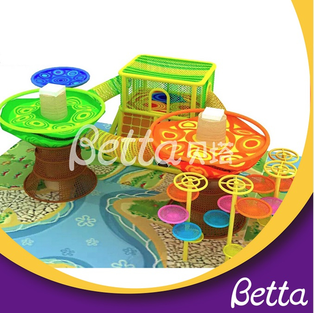 Bettaplay parque infantil interior con redes arco&iacute;ris