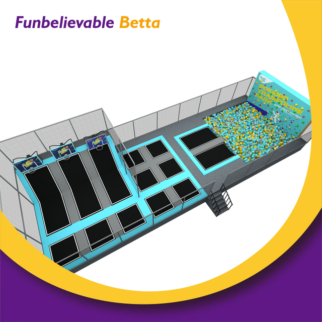 Parque de trampolines Bettaplay blue style de 300 metros cuadrados con escalada para ni&ntilde;os a la venta