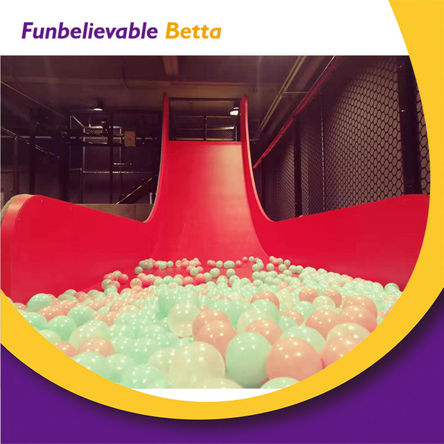 Bettaplay Big Slide Indoor Playground - ملعب داخلي تجاري Ultimate مع Super Ball Pool و Super Donut Slides