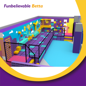 Bettaplay 550 кв.м. Коммерческая внутренняя стеновая веревочная полоса с препятствиями Детская площадка Крытая изогнутая горка с рогом 