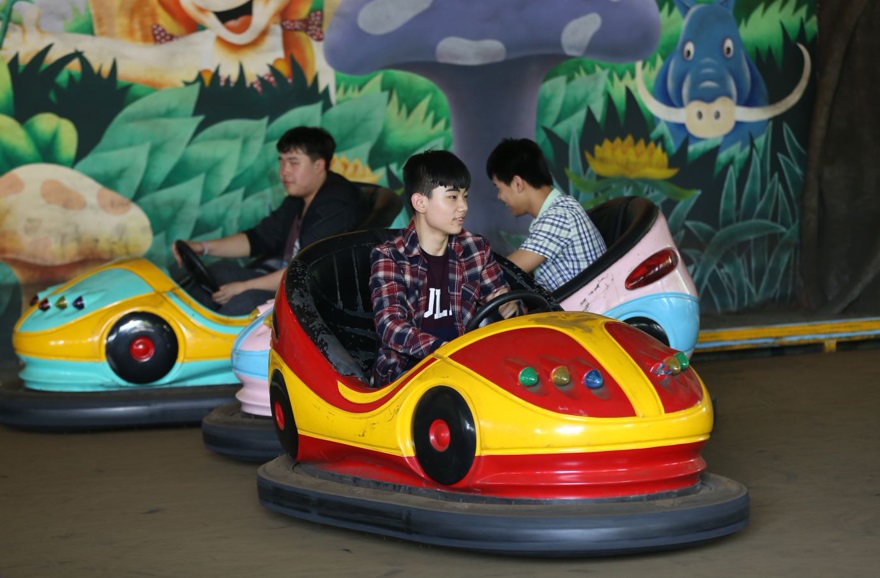 Outdoor playground amusement park electric battery bumper car for kids ...