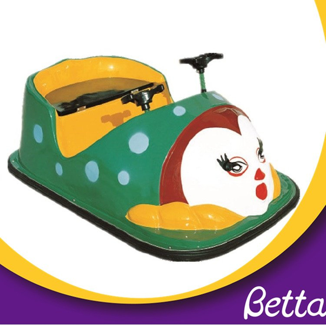 Coge un bonito coche de choque con bater&iacute;a para dos ni&ntilde;os 