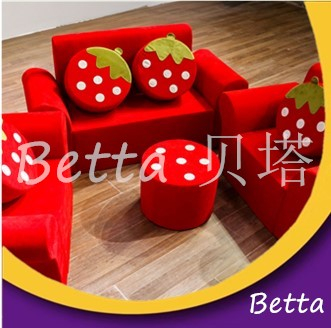Bettaplay, sof&aacute; de juegos suave y peque&ntilde;o para interiores, seguro y c&oacute;modo, de madera para ni&ntilde;os, con dise&ntilde;o de fresa