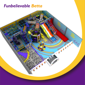 Bettaplay &Aacute;rea de entretenimiento infantil cubierta de 1720 m&sup2; con tres toboganes integrados, red de cuerda y castillo tem&aacute;tico con toboganes