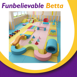 Bettaplay equipos de juego suave de color múltiple corriendo y trepando a niños jugando suave en interiores juego suave