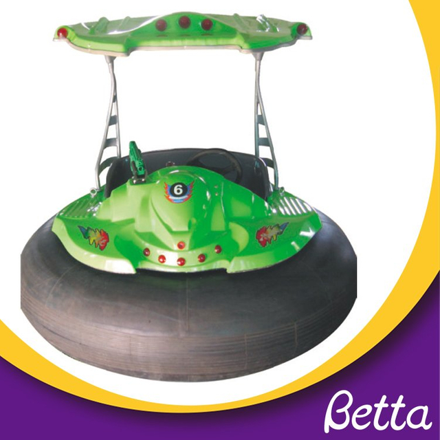 Coche chocador con pilas