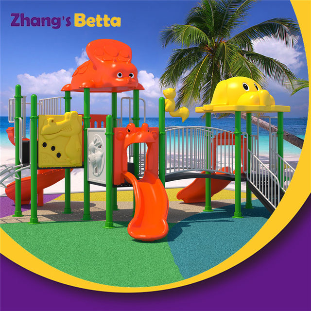 الصين معدات الشريحة البلاستيكية المعمرة في الهواء الطلق للبيع