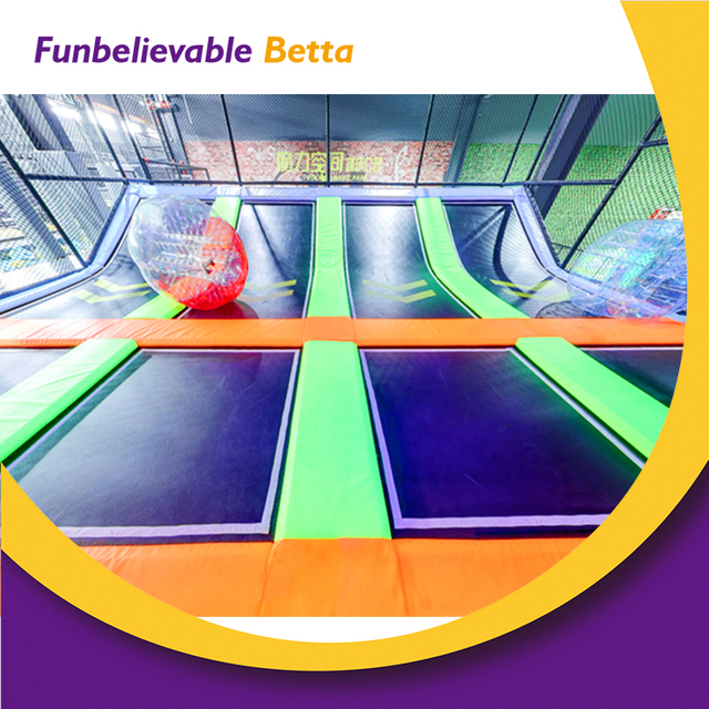Bettaplay Personaliza la cancha de Dodgeball Parque de trampolines Zona comercial de Dodgeball Trampol&iacute;n de juego interior para ni&ntilde;os en venta