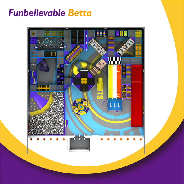 Крытая детская развлекательная зона Bettaplay площадью 1720 кв. м с тремя горками, веревочной сеткой и тематическим замком