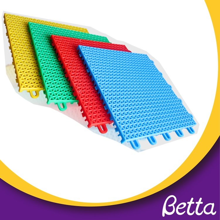 Bettaplay Interlocking plastic sports floor tiles grid