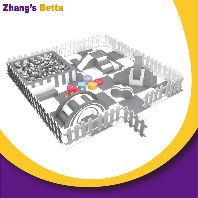 مجموعة معدات اللعب الناعمة من بيتابلاي للأطفال باللون الرمادي على شكل قلعة قابلة للنفخ