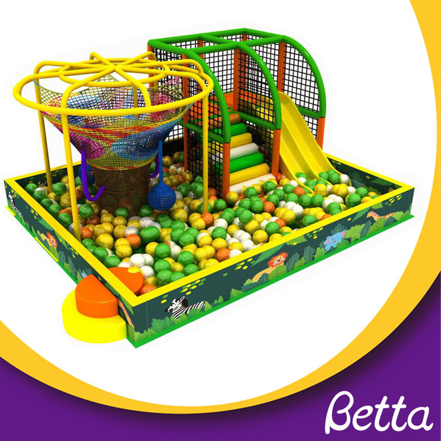 Bettaplay Peque&ntilde;o parque infantil interior de ganchillo para que jueguen los ni&ntilde;os 