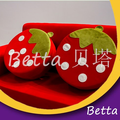 Bettaplay Безопасный и удобный деревянный детский маленький мягкий игровой диван для дома с клубничным узором
