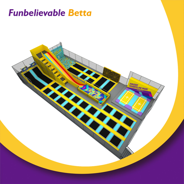Bettaplay 400-500 SQM Trampoline Park ملون مع Dyr Ski Slpoe للأطفال للبيع