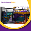 Bettaplay Parque de trampolines de 1200 m&sup2; en un gran patio interior rectangular con toboganes y barriles de toboganes mucha diversi&oacute;n