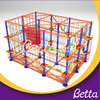تستخدم روضة Bettaplay دورة حبال متعددة الطبقات ذات تصميم مخصص