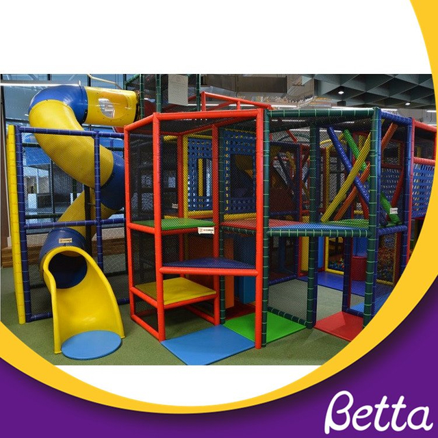 Bettaplay معدات ملعب داخلي للأطفال شريحة أنبوبية حلزونية