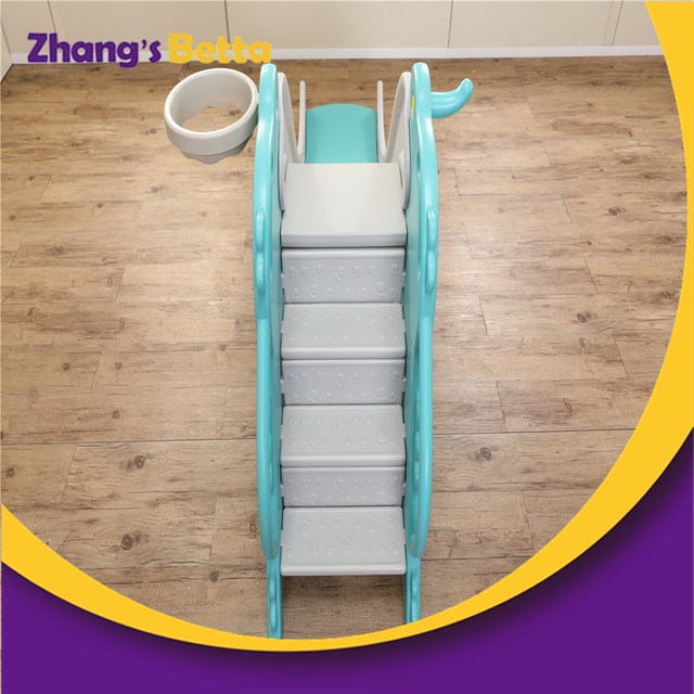 تصميم جديد خاص باستخدام معدات ملعب خارجية لطيفة ومتواضعة للأطفال من البلاستيك 