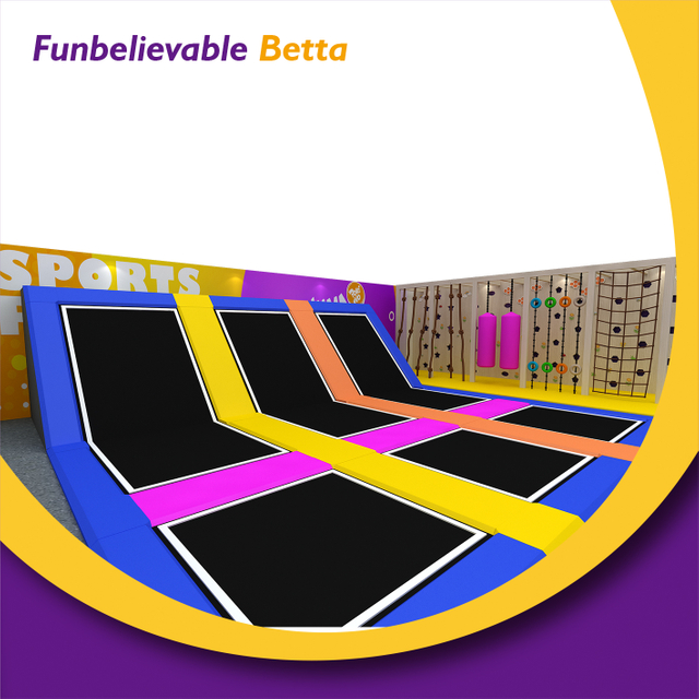 ملعب Bettaplay الداخلي لتسلق الجدران والمغامرات من أجل الأطفال
