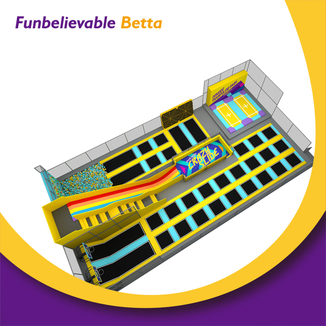 Bettaplay 400-500 SQM Trampoline Park ملون مع Dyr Ski Slpoe للأطفال للبيع