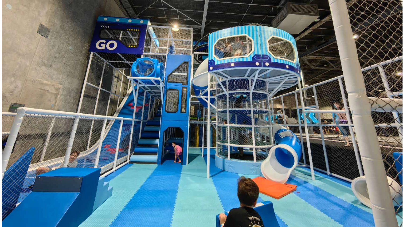 Caso de dise&ntilde;o de trampol&iacute;n interior Pokiddo: Pokiddo 400 SQM dise&ntilde;ado como lugar para trampol&iacute;n interior en Australia