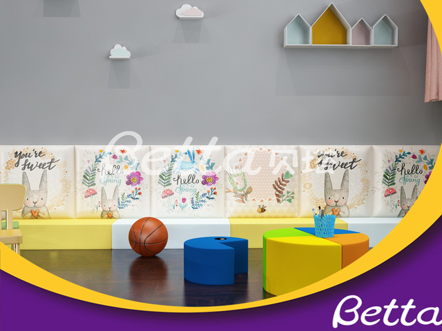 Betta Kindergarten Parachoques de pared suave para patio interior