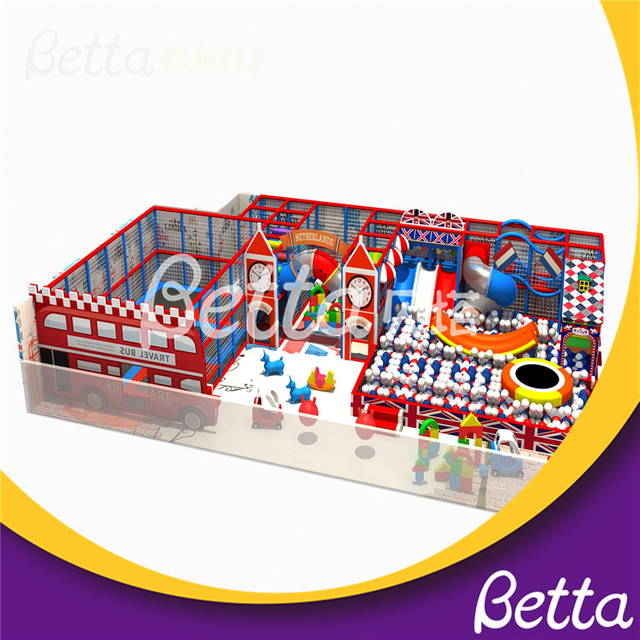 ملعب Bettaplay Soft Zone الداخلي