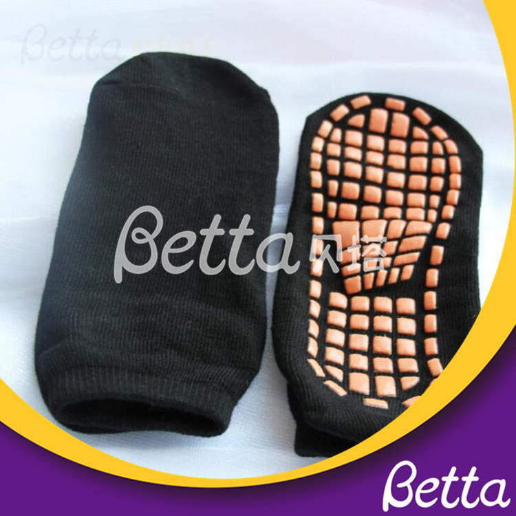 Bettaplay Customed Anti-slip Trampoline Park Socks for kids and adults Suppliers