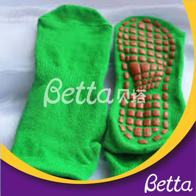 Носки-батуты Bettaplay для детской игровой площадки в помещении