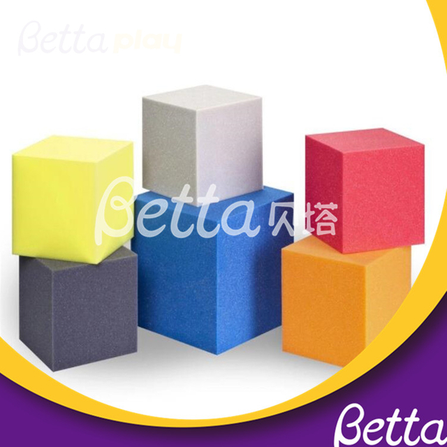 Bettaplay pozo de espuma de buena calidad para juegos interiores