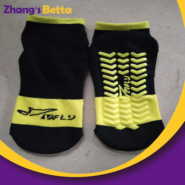 Calcetines de trampol&iacute;n personalizados baratos Calcetines antideslizantes de trampol&iacute;n OEM