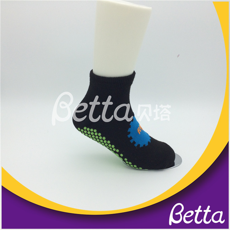 Bettaplay Customize Cheap Sports Knitted Socks Non Slip Trampoline Jump Socks