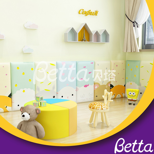 Pared suave linda de la seguridad modificada para requisitos particulares para el patio interior de la habitaci&oacute;n de los ni&ntilde;os