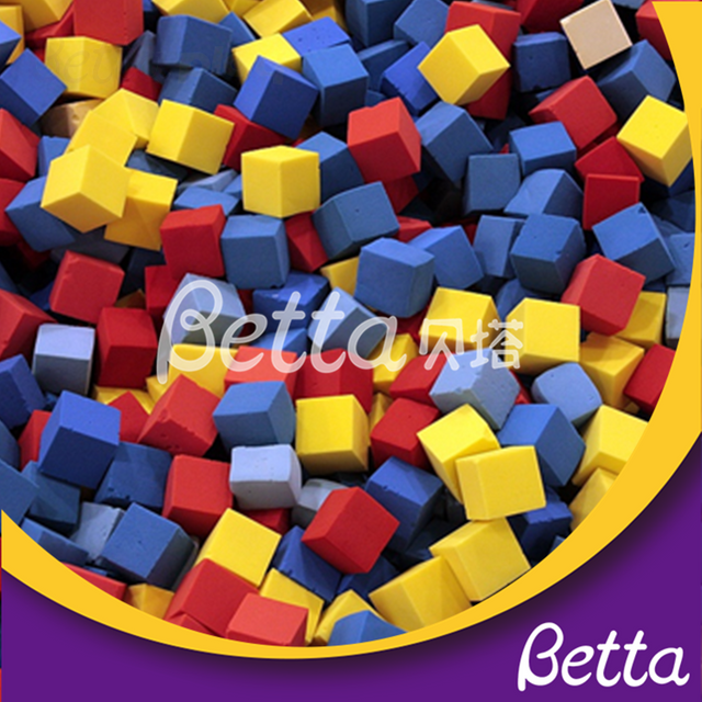 Покрытие из пенопласта Bettaplay и пенопластовая яма для куба из пенопласта на крытой игровой площадке 