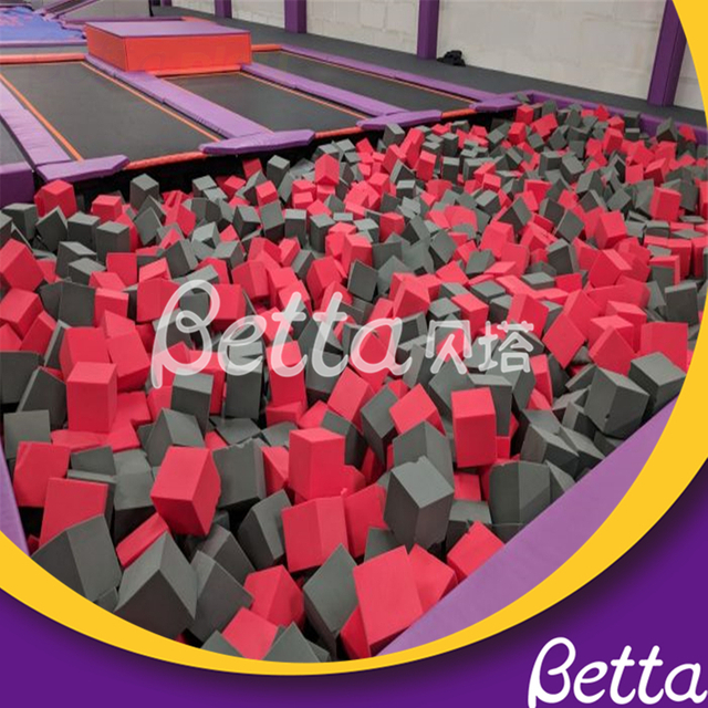 غطاء مكعب إسفنجي مخصص من Bettaplay للملعب الداخلي