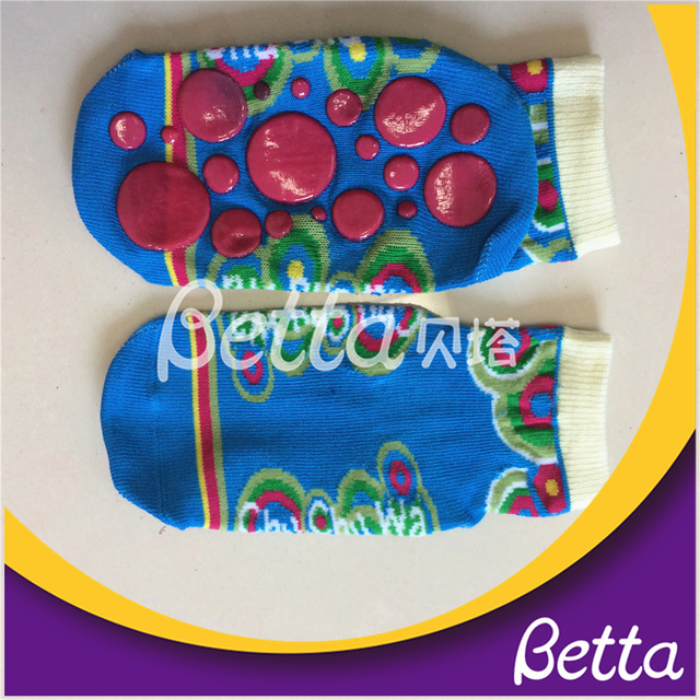 Calcetines de seguridad Bettaplay con agarre para trampol&iacute;n para ni&ntilde;os y adultos 