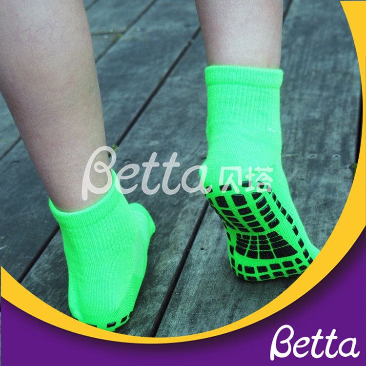 Hot Sale Bulk Wholesale Custom Socks Men Grip Socks Logo High Quality Kids Trampoline Socks 