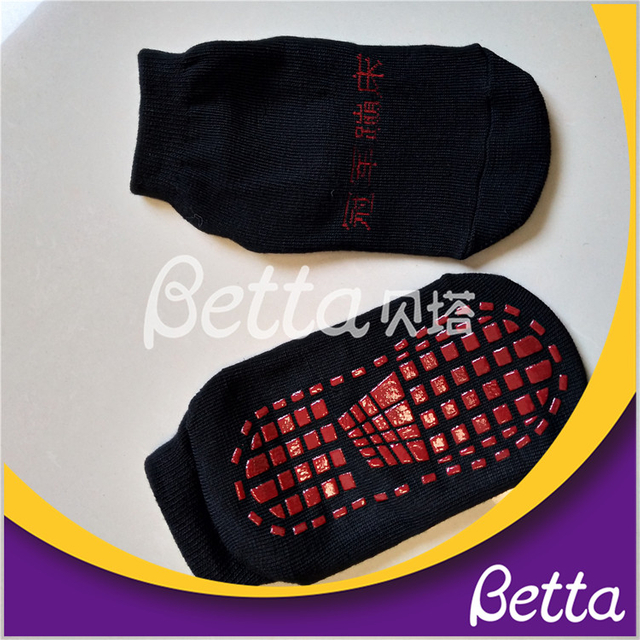 جوارب Bettaplay Trampoline Grip للأطفال والكبار 