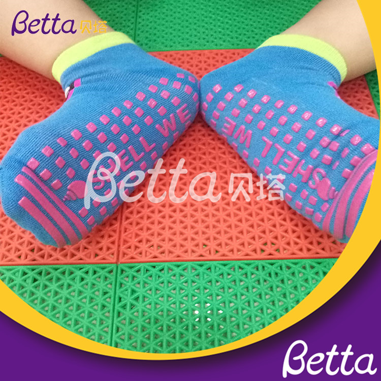 2019 Betta Glow Trampoline Socks Custom Neon Jump Socks for Trampoline Parks
