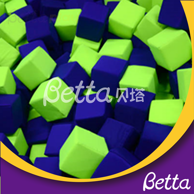 Покрытие из пенопласта Bettaplay и пенопластовая яма для куба из пенопласта на крытой игровой площадке 
