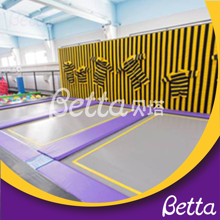 High Quality Climbing Wall Indoor Trampoline Park Trampoline
